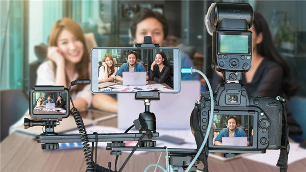 疫情开启“万物直播”狂欢时代，多领域造假频出亟待监管规范