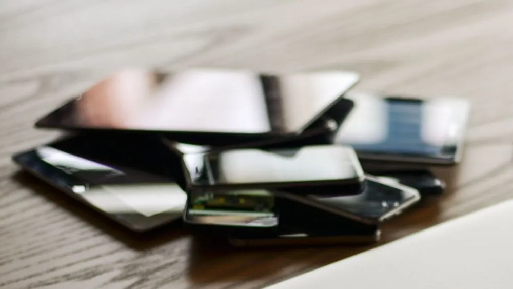 凛冬穿越，2022中国手机残酷故事