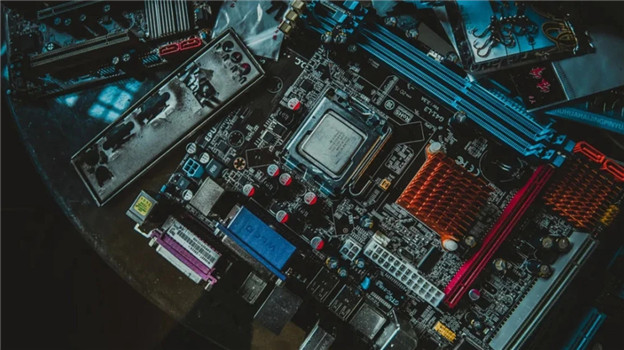 国产芯片业，内耗何时休