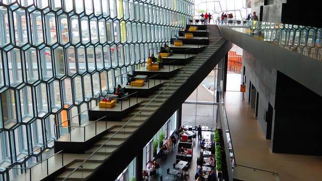 <b>互联网大厂高P，走下神坛</b>