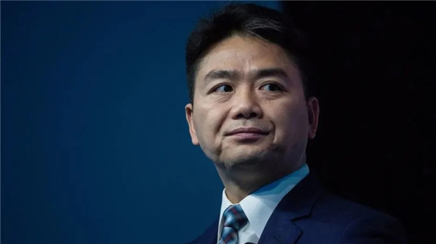 刘强东打出两张牌